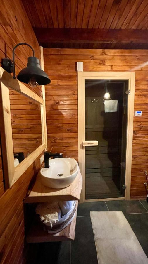 Panurlawoodenhouse Oezel Havuz& Sauna Mavi Dış mekan fotoğraf