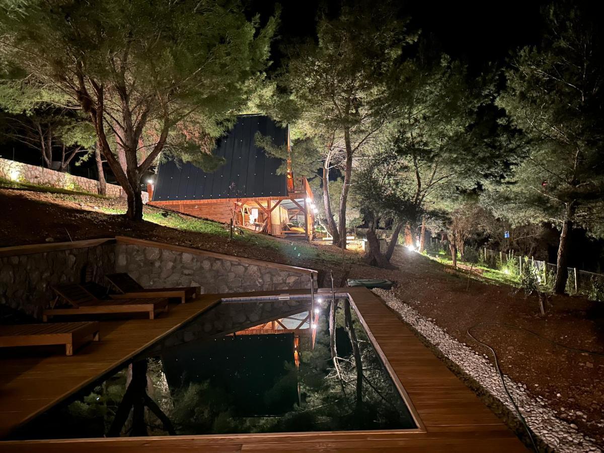 Panurlawoodenhouse Oezel Havuz& Sauna Mavi Dış mekan fotoğraf