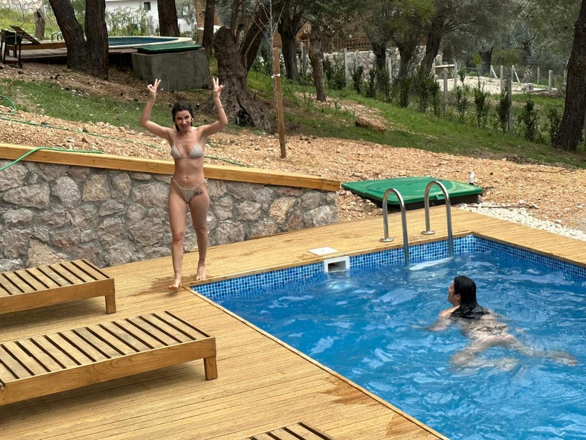 Panurlawoodenhouse Oezel Havuz& Sauna Mavi Dış mekan fotoğraf