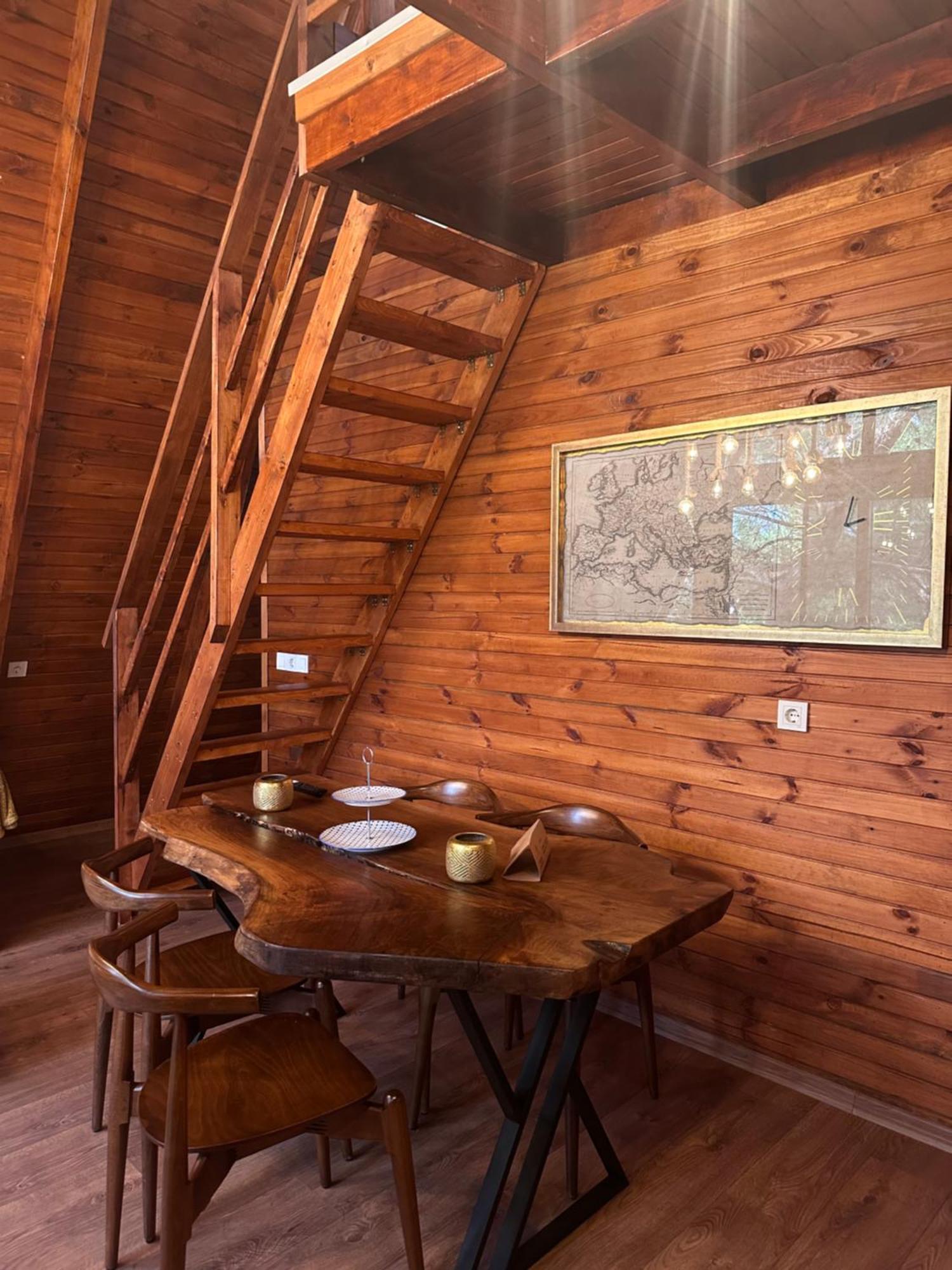 Panurlawoodenhouse Oezel Havuz& Sauna Mavi Dış mekan fotoğraf