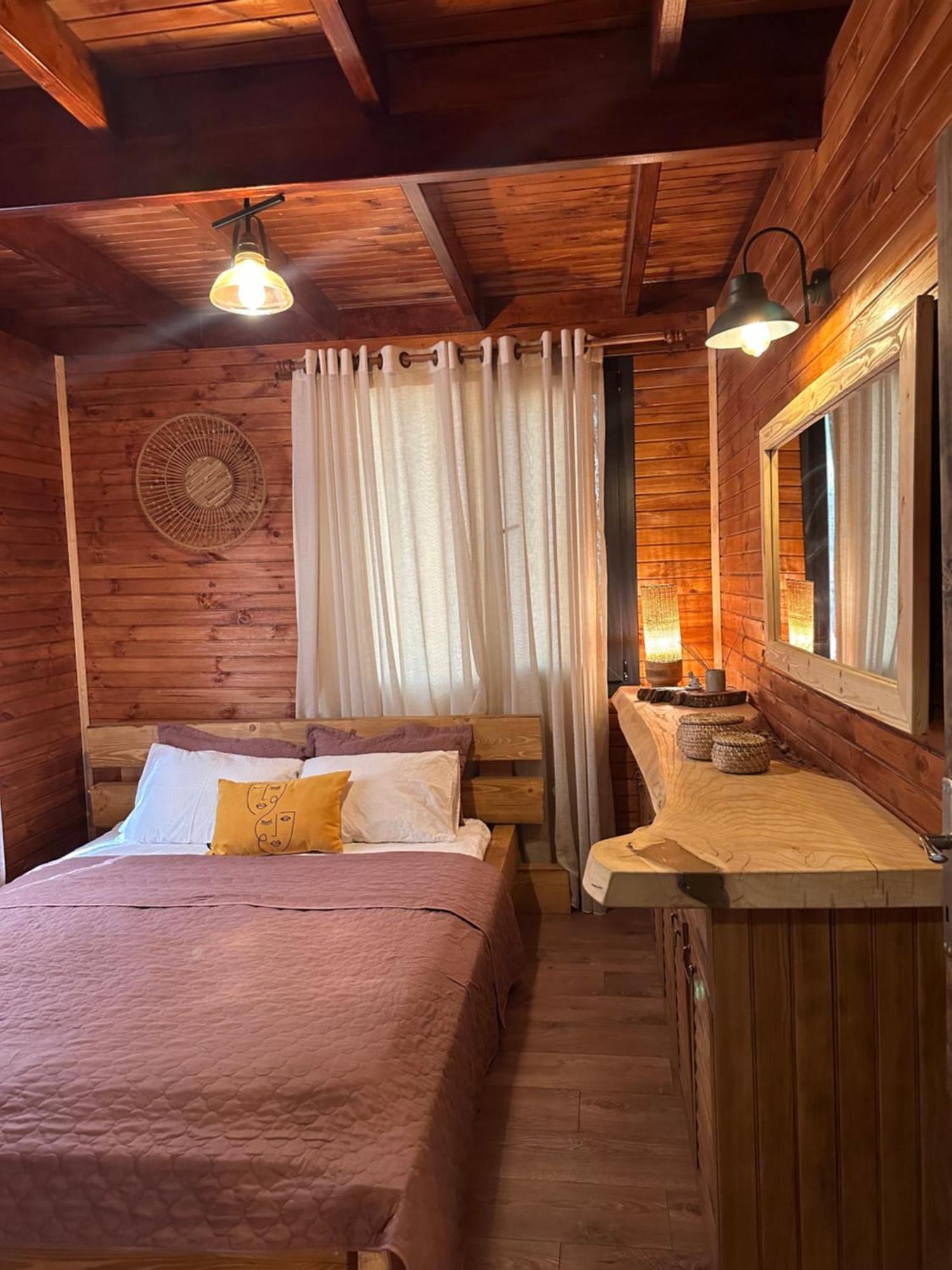 Panurlawoodenhouse Oezel Havuz& Sauna Mavi Dış mekan fotoğraf