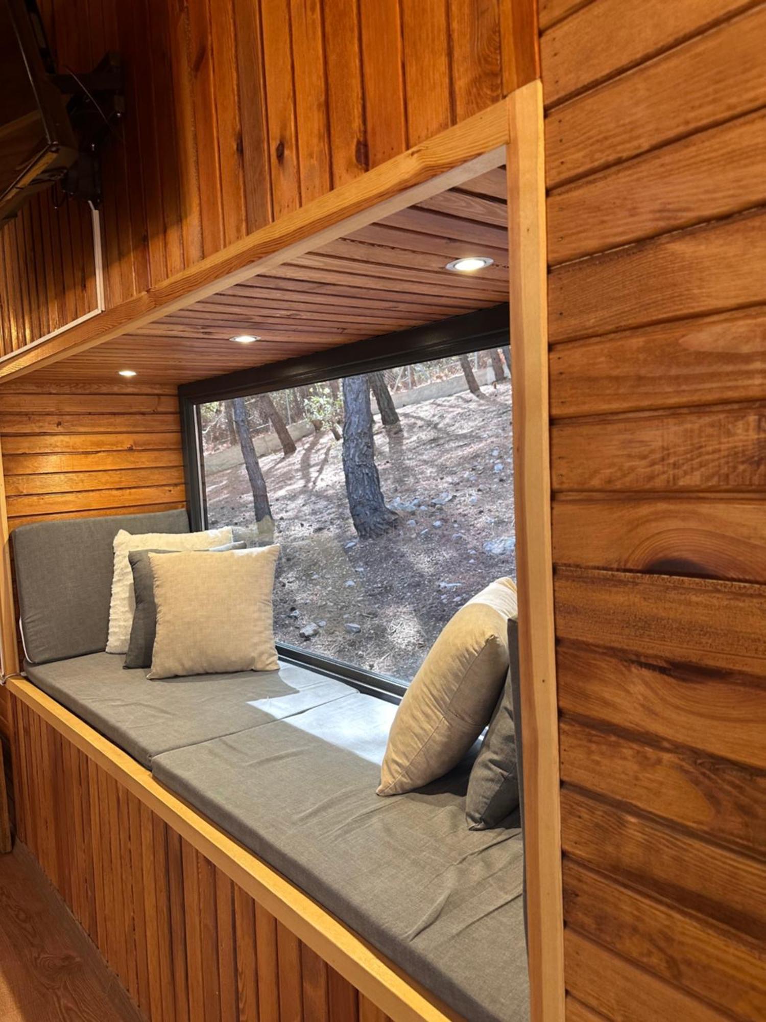 Panurlawoodenhouse Oezel Havuz& Sauna Mavi Dış mekan fotoğraf