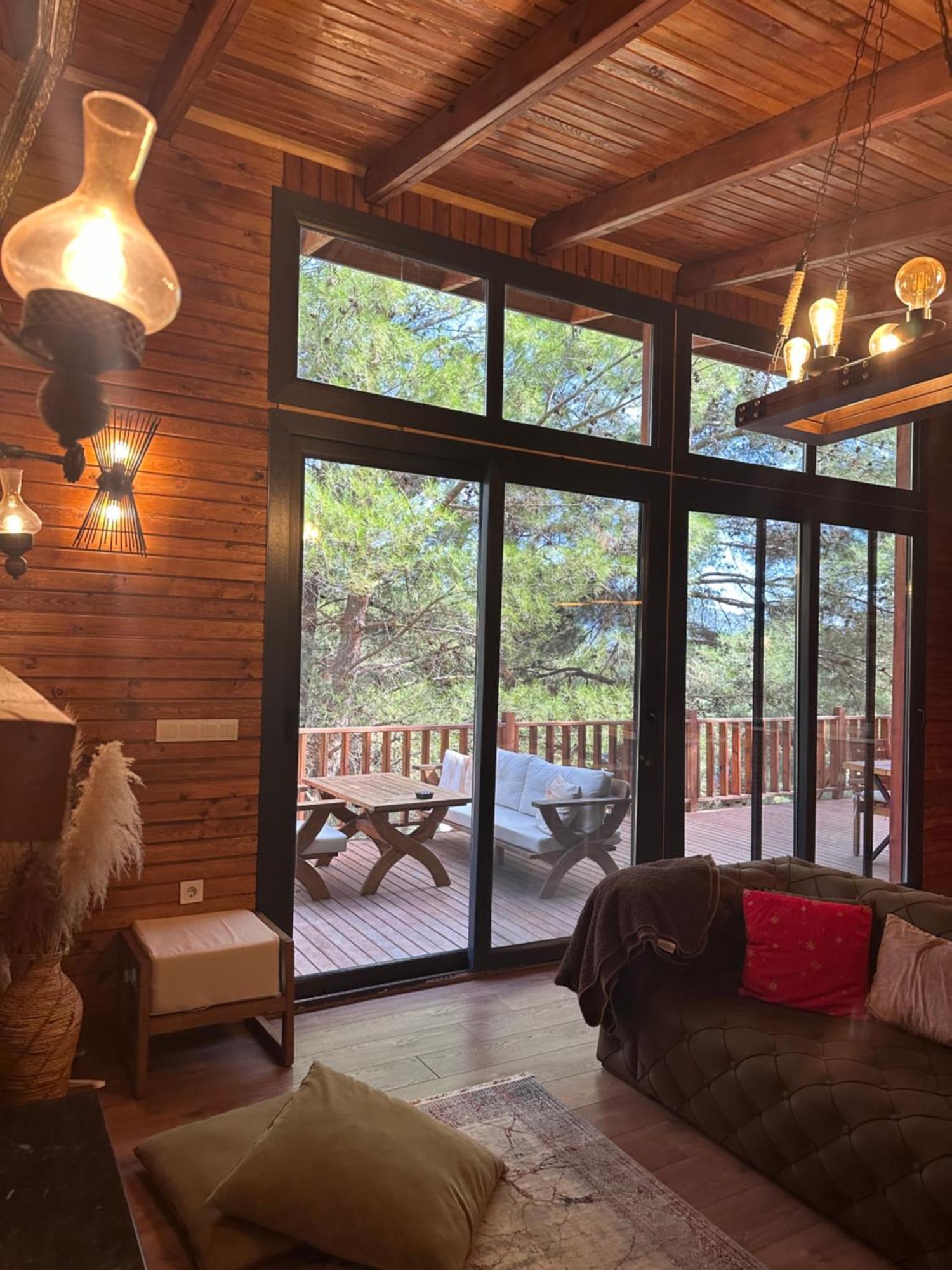 Panurlawoodenhouse Oezel Havuz& Sauna Mavi Dış mekan fotoğraf